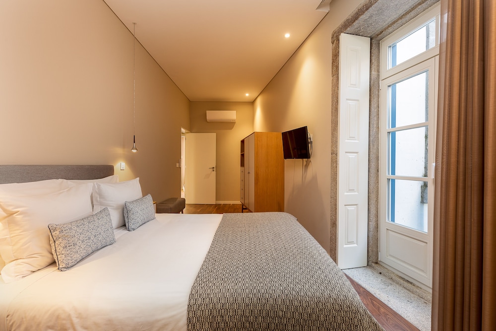 2 BEDROOMS, APARTMENT