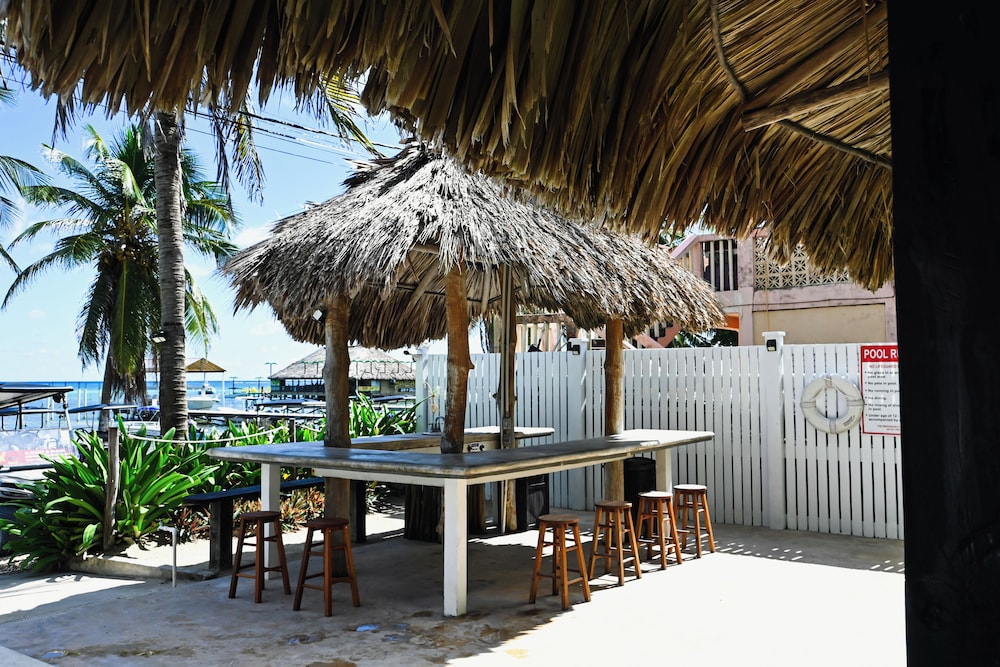 The Palapa House 76/85