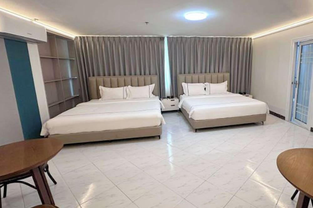 Sunday Hostel 12/42