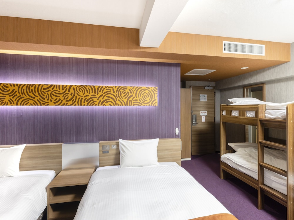 ROOM, TWIN BEDS, BUNK BED