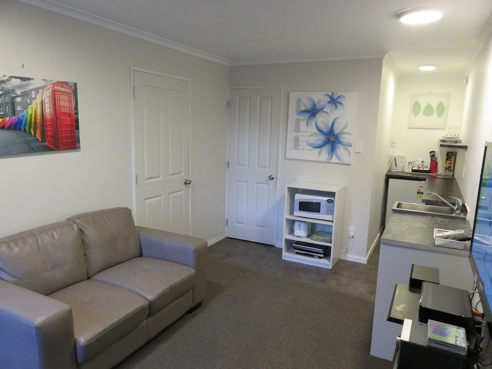 Mcwilliam Apartments 33/44