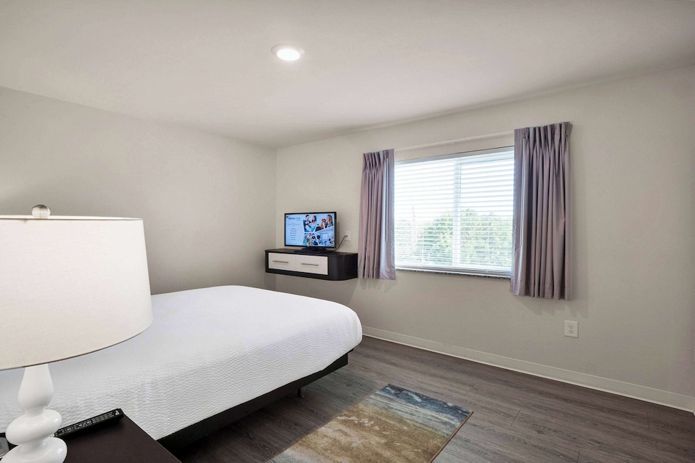 WaterWalk Extended Stay by Wyndham Charlotte - Arrowood 16/63