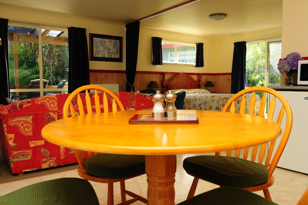 THE CRAYS ACCOMMODATION 29/46