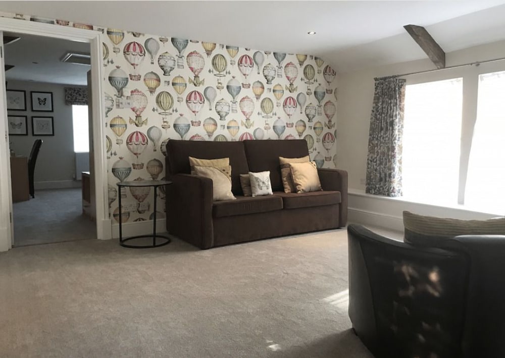 The Highworth Hotel 27/48