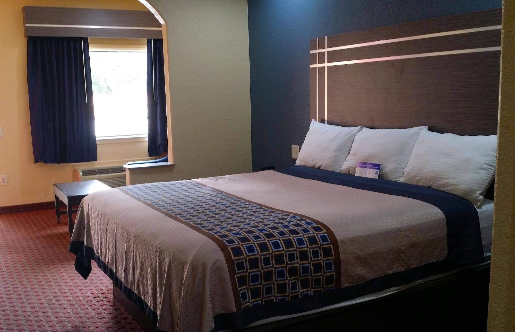 ROOM, KING BED, SMOKING