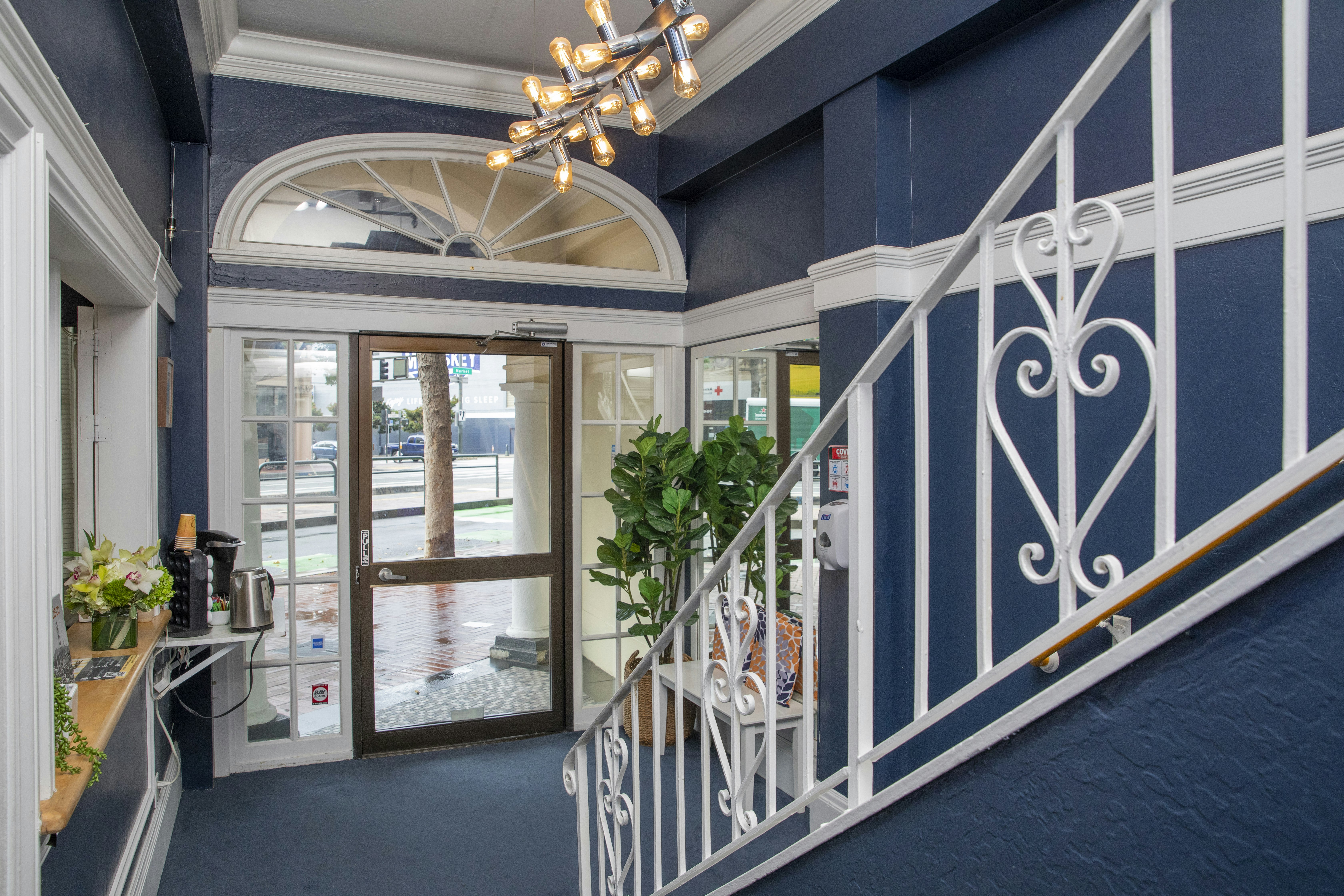 Edwardian Hotel 3/80