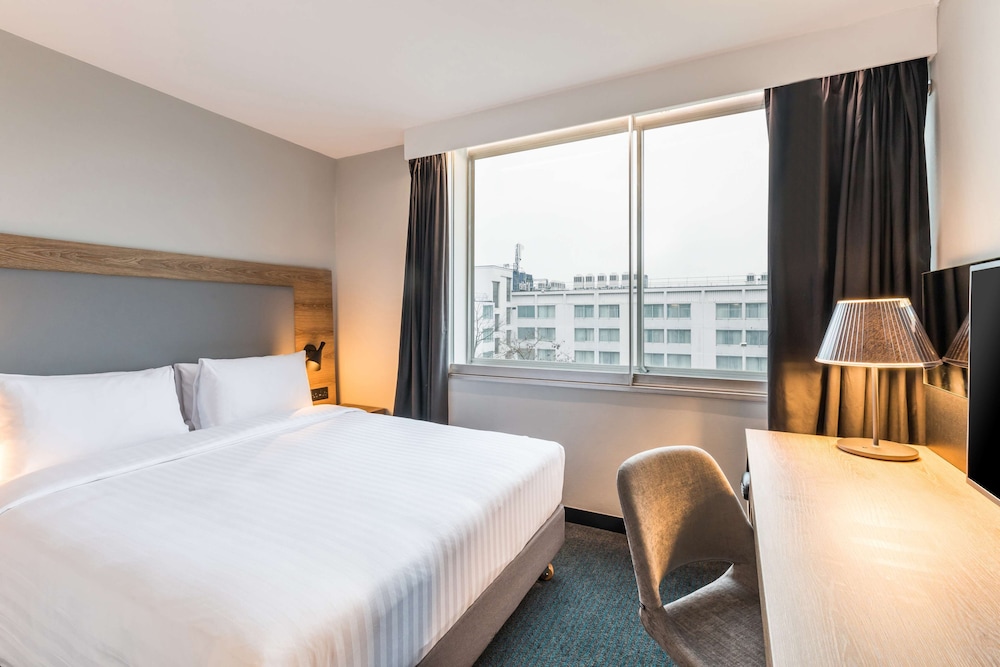 Radisson Hotel and Conference Centre London Heathrow 12/49