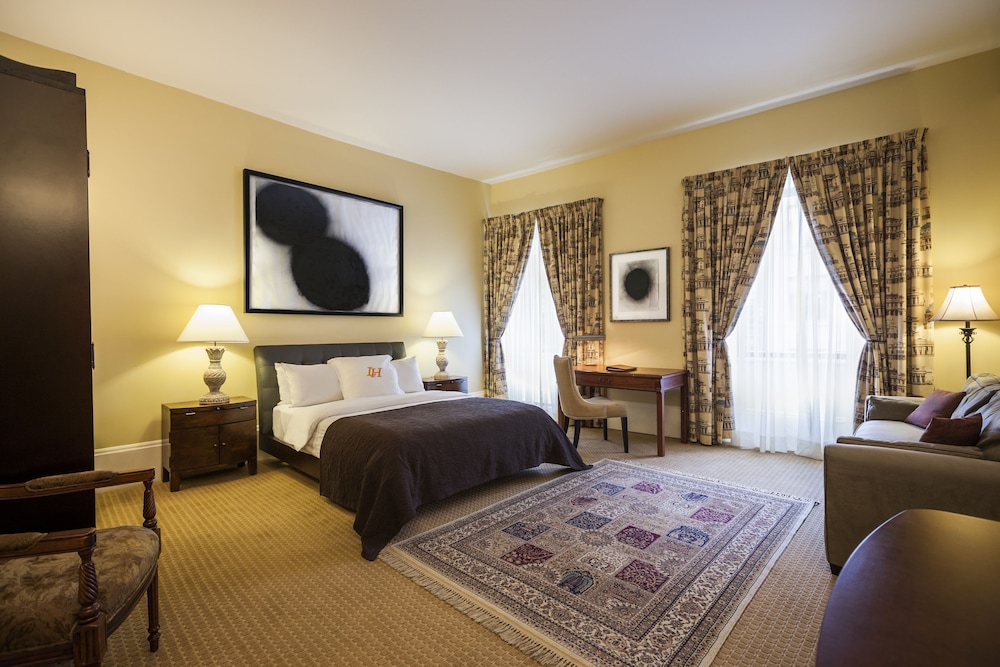 PREMIER, KING BED