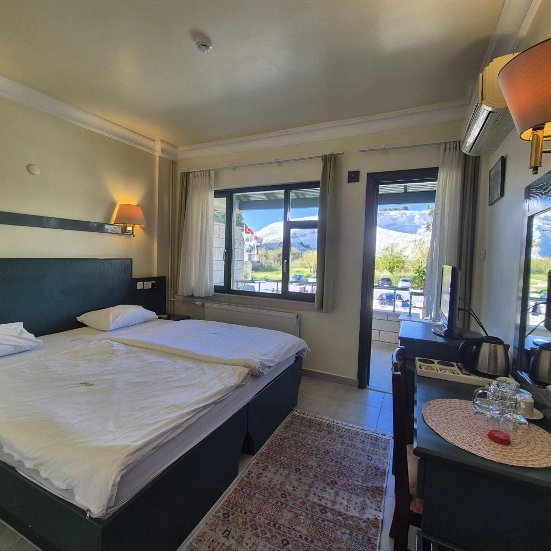 Room, Double Bed, Pavilion View