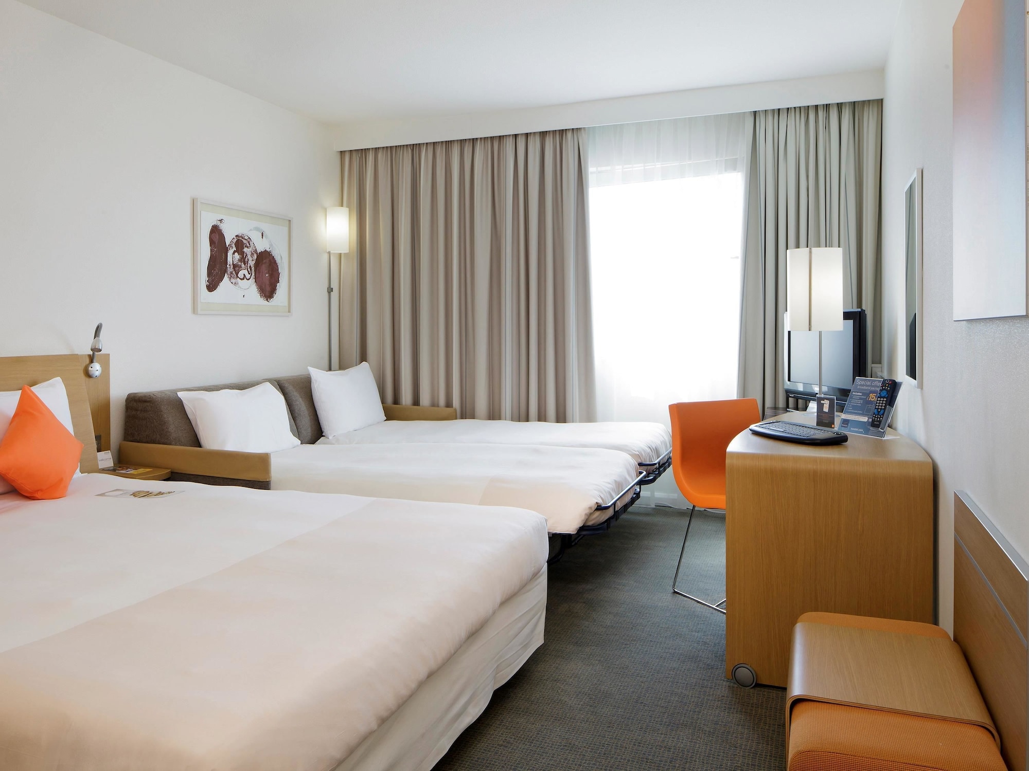 EXECUTIVE, QUEEN BED, SOFA