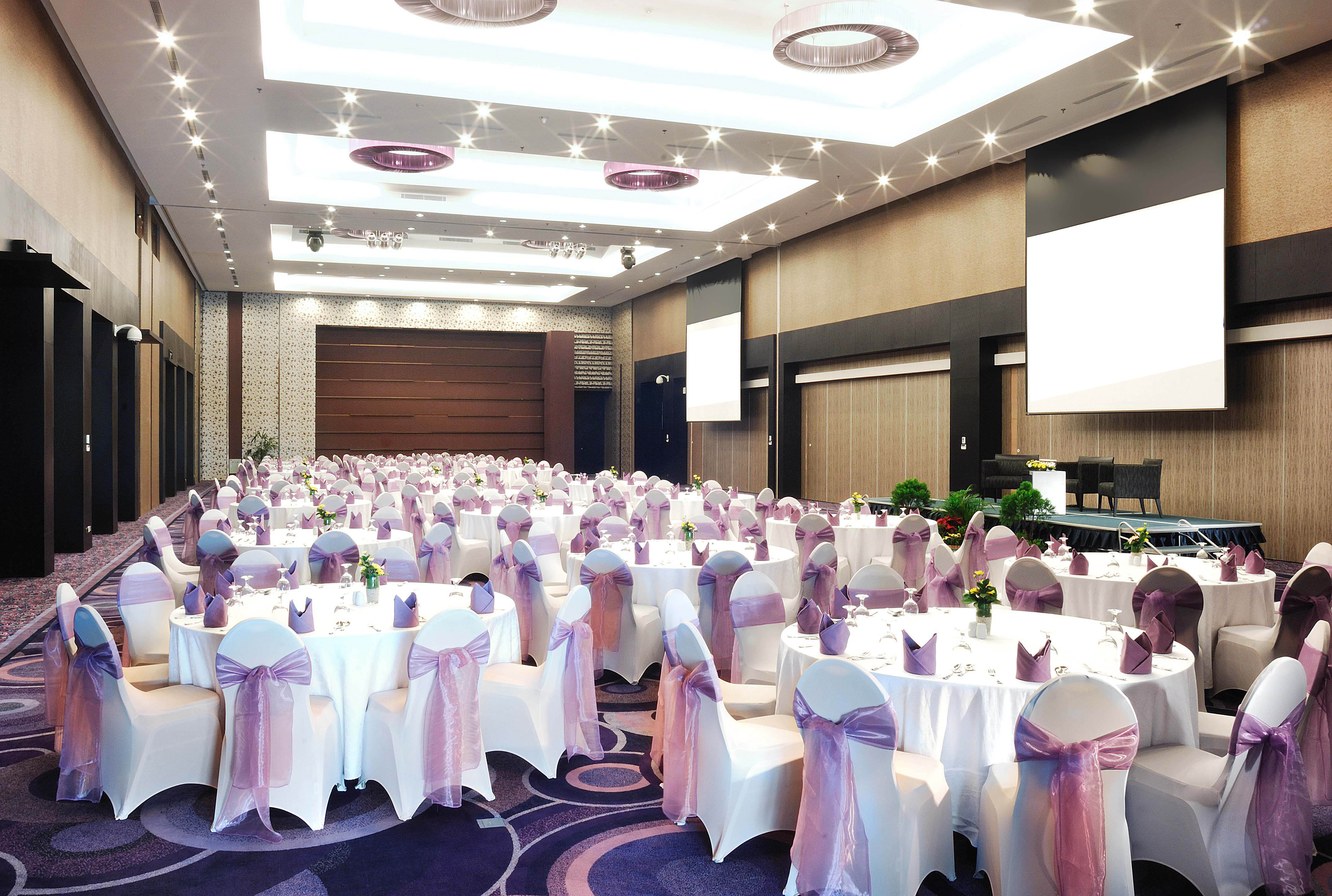 Holiday Inn Pasteur 48/50