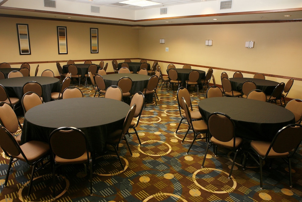 Best Western Plus Goldsboro 32/32