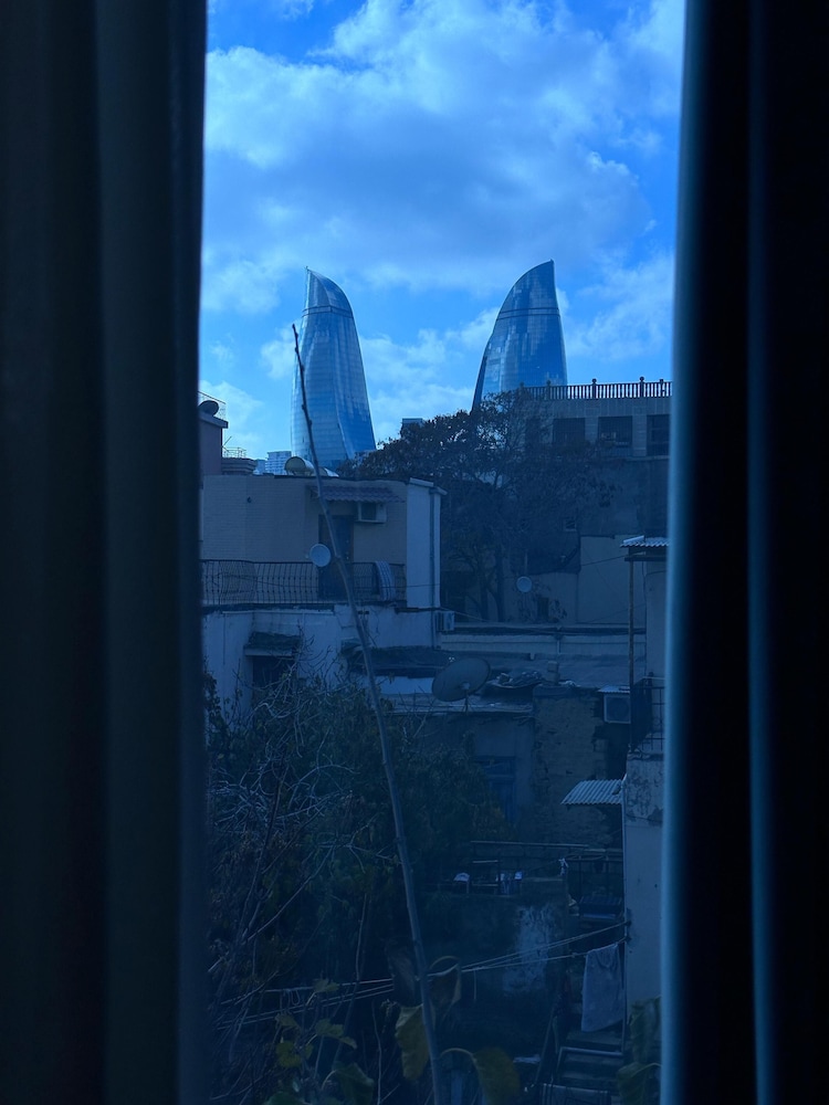 Sunday Old City Hotel 46/49