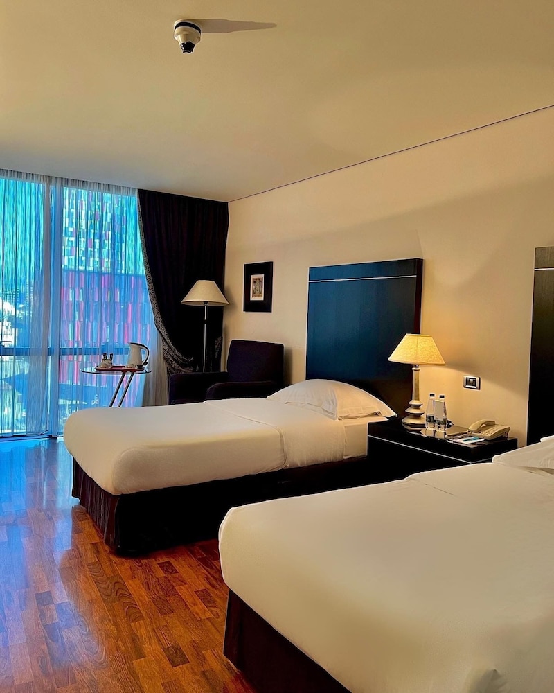 Mak Albania Hotel 23/64