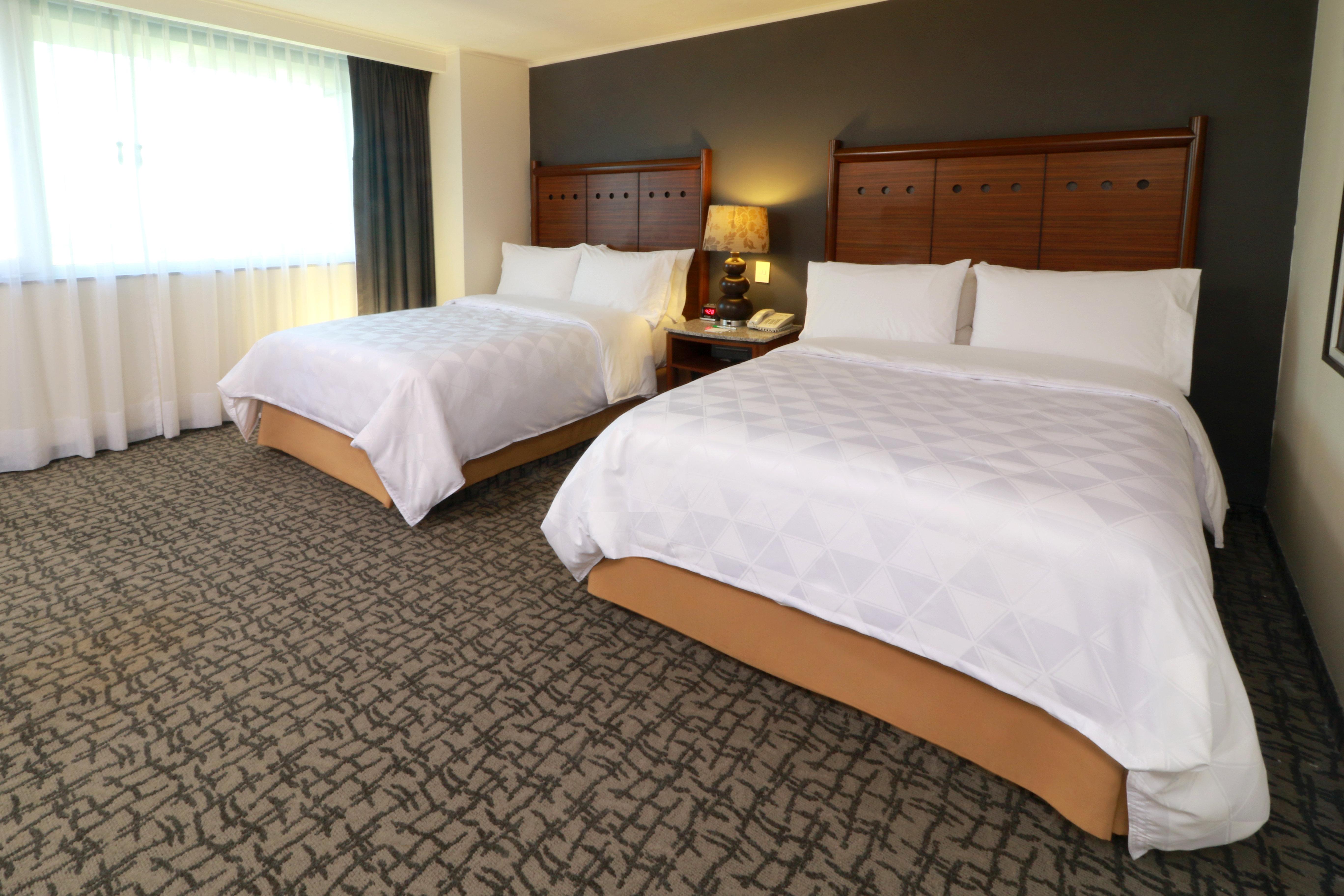 Standard, 2 Queen Beds, Club Floor