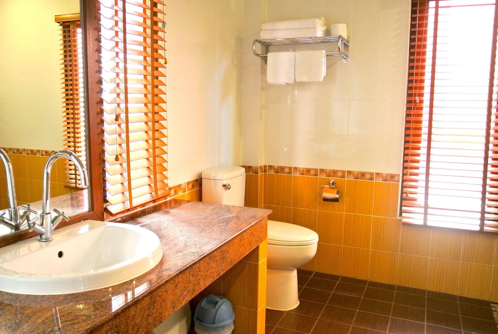 P.S. Thana Resort 66/71