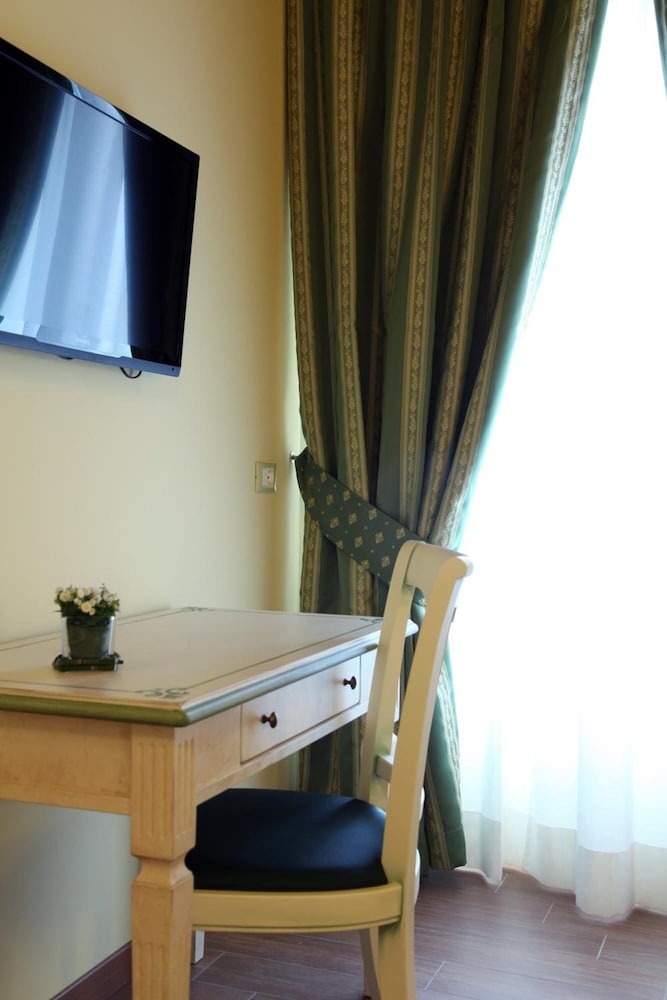 BORGO ANTICO HOTEL 59/69