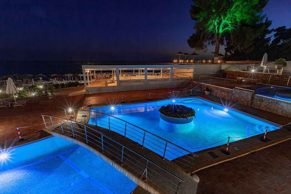 Elani Bay Resort 3/50