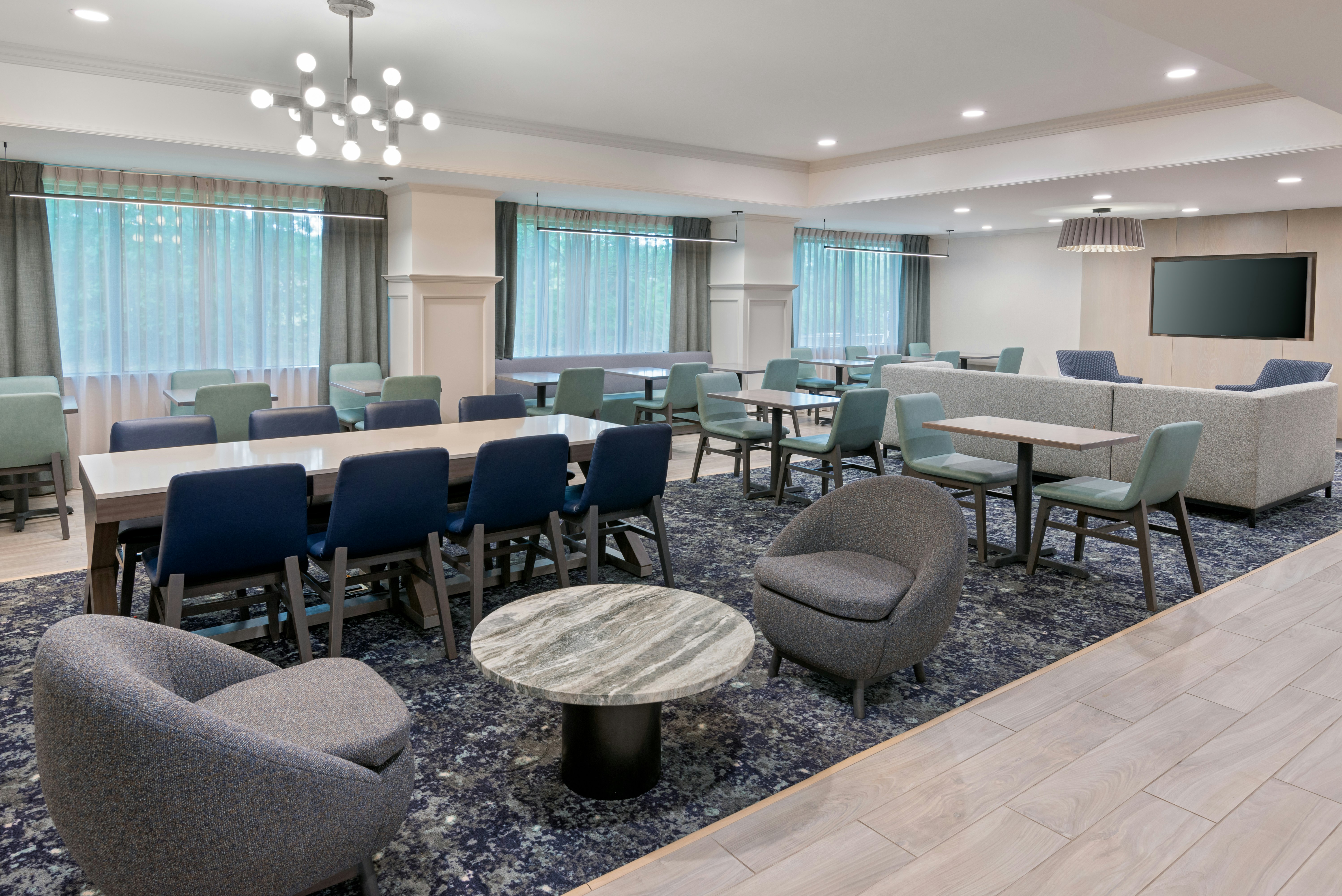 Hampton Inn Hartford Airport 39/44