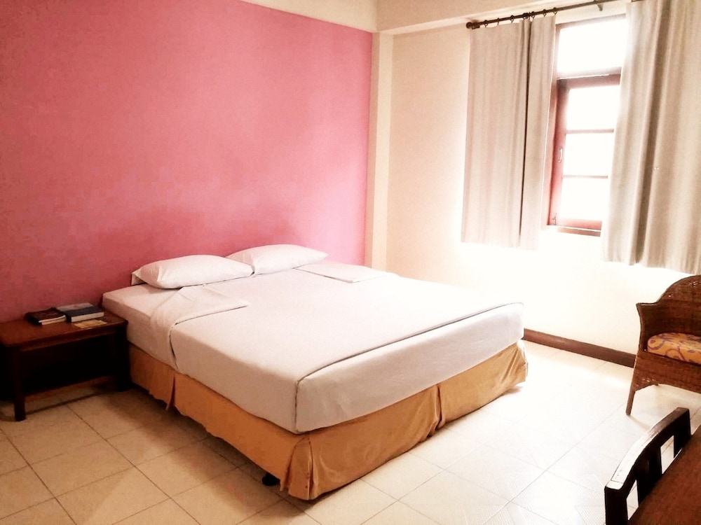 Sun Hotel 17/63