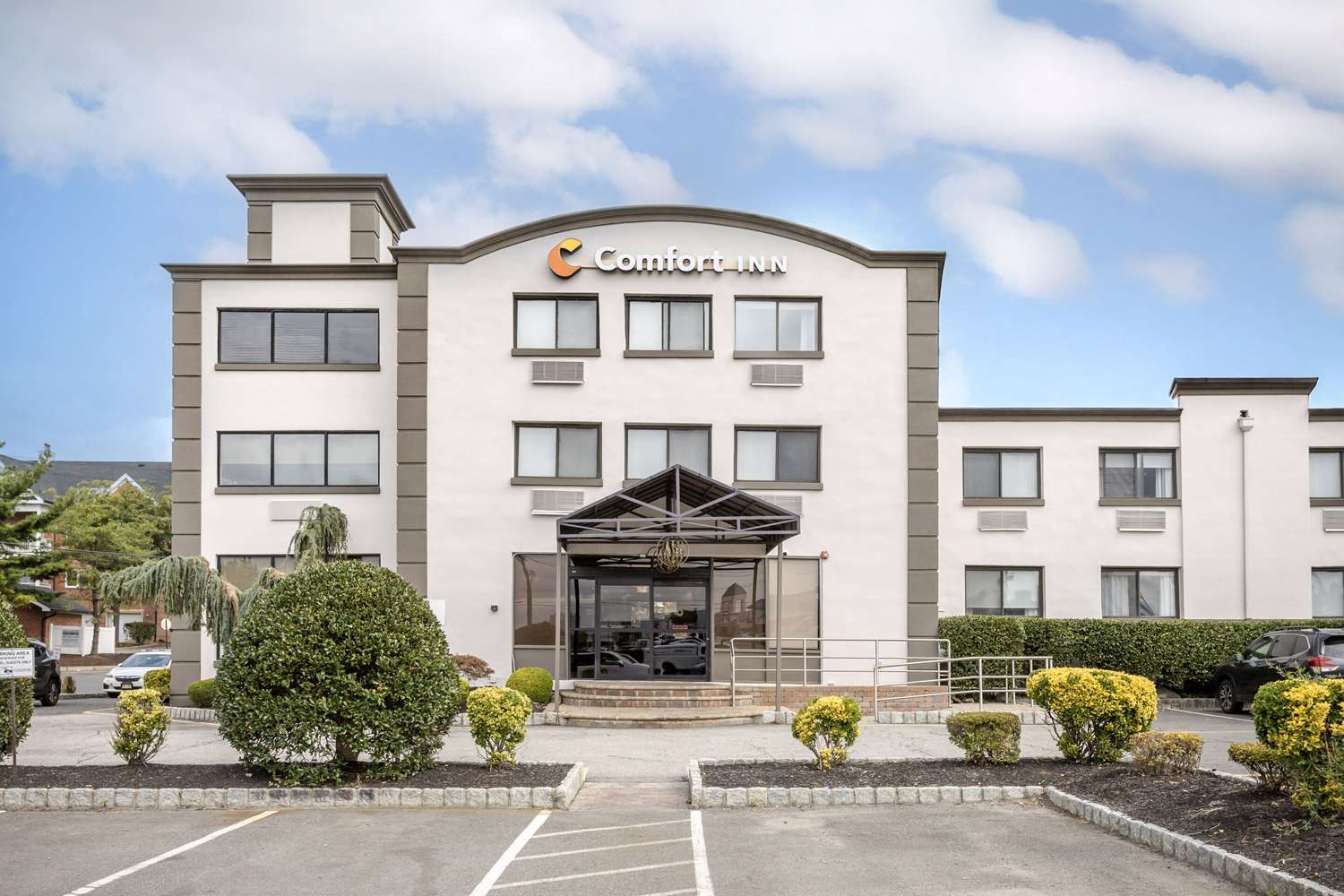 Comfort Inn Edgewater on Hudson River 35/37