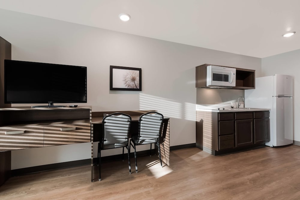 WoodSpring Suites Phoenix-Deer Valley 20/25
