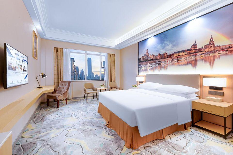 Deluxe, Double Bed