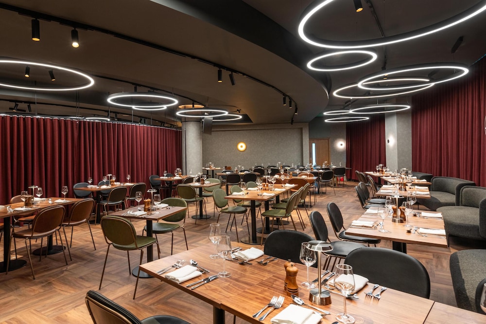 Radisson RED London Twickenham 59/62