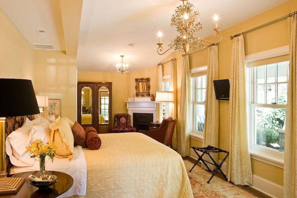 The Black Walnut B & B Inn 58/73