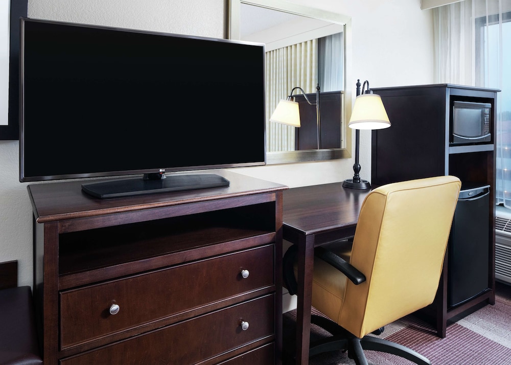 Hampton Inn Dallas-Irving-Las Colinas 41/48