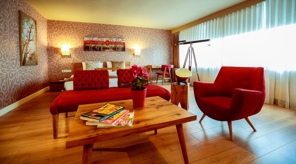 Melek Hotels Moda 40/62