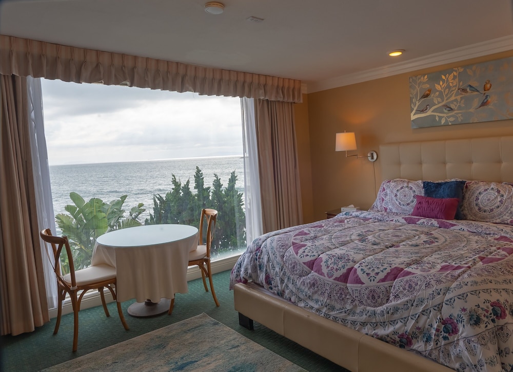 Cliff House Inn 30/71