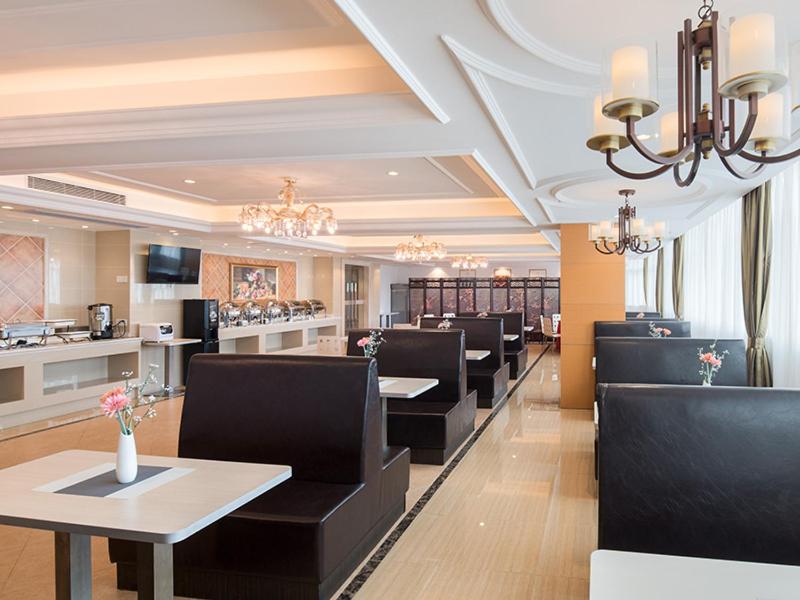 Vienna Hotel (Dayawan Xinliao) 15/18