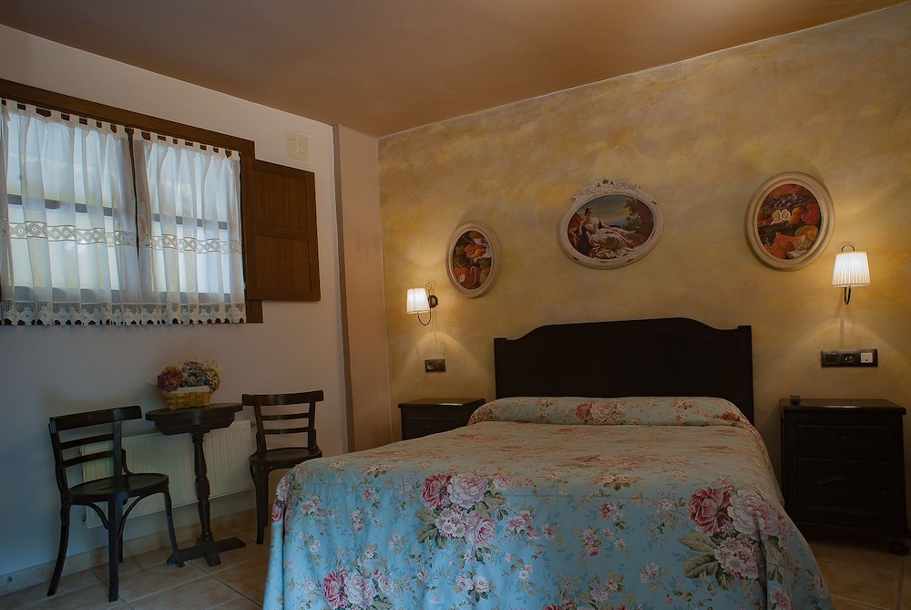 Hotel Corru San Pumés 20/50