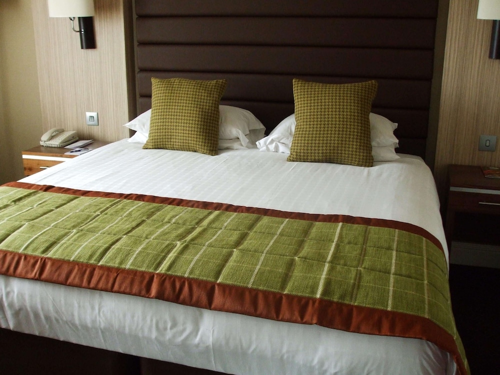 Glasgow Westerwood Hotel, Spa & Golf Resort 11/69