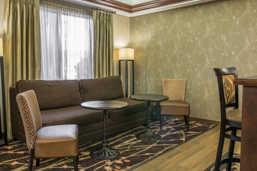 Holiday Inn Express Fremont by IHG 34/50