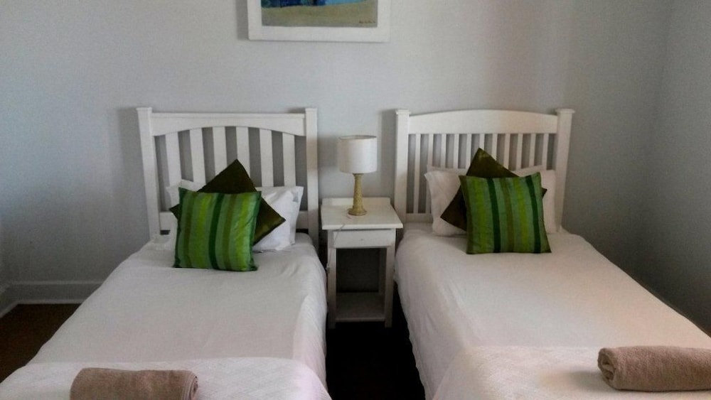 Bay Vista Guest House 20/50