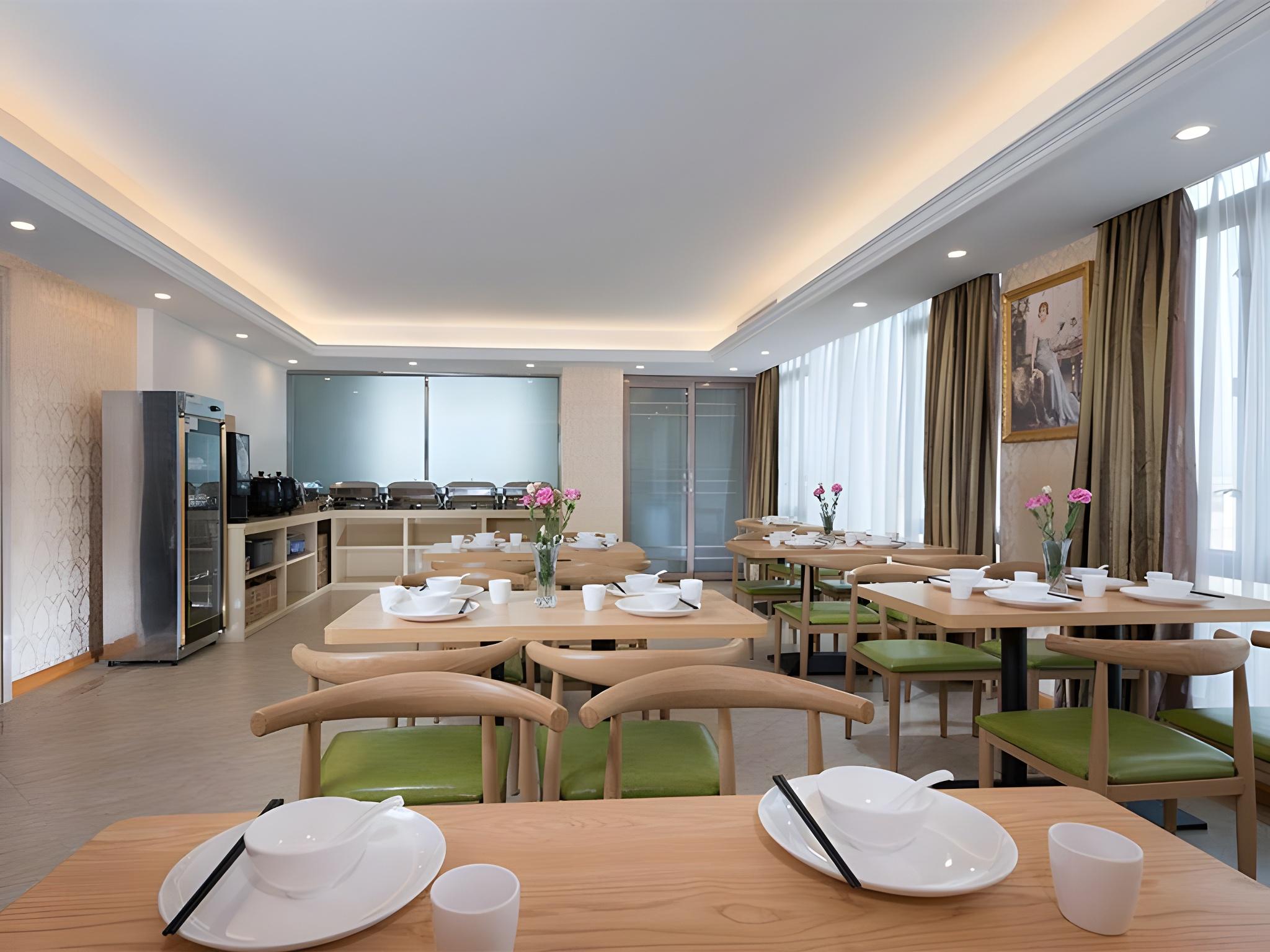 Vienna Hotel (Guangzhou Lanhe) 39/45