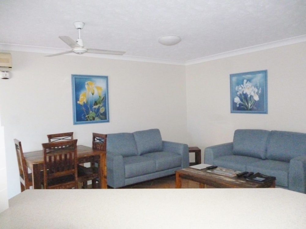 Le Lavandou Holiday Apartments 34/50