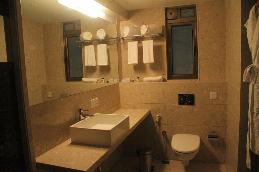T2 Beacon Hotel Mumbai 32/33