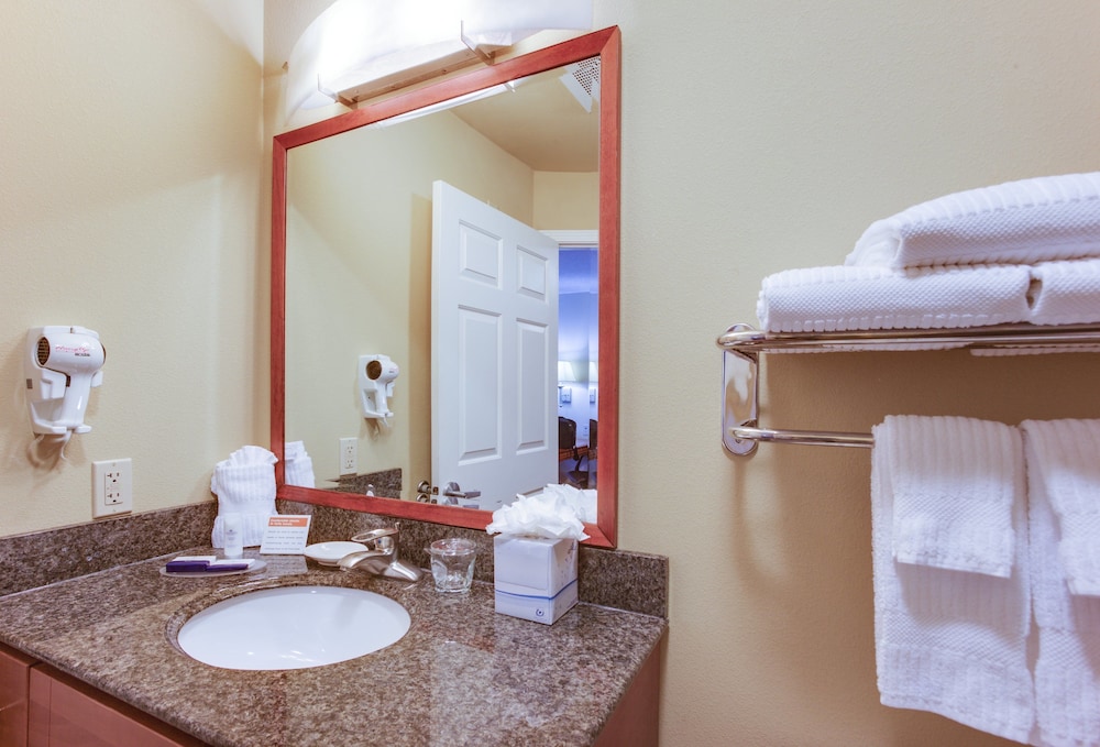 Candlewood Suites Richmond Airport 22/77