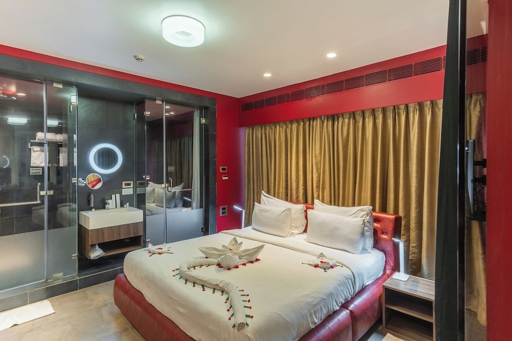 Fahrenheit Hotel 14/50