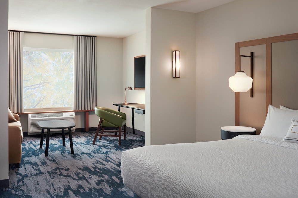 Fairfield Inn and Suites by Marriott Knoxville Airport Alcoa 8/39