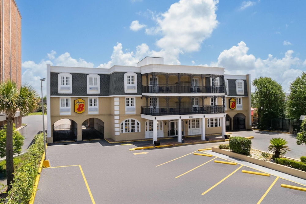 Super 8 by Wyndham New Orleans 39/43