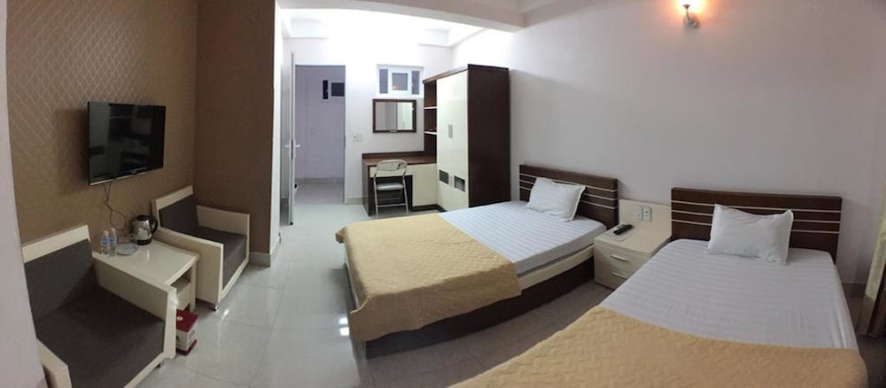 The Light Hotel 36/69