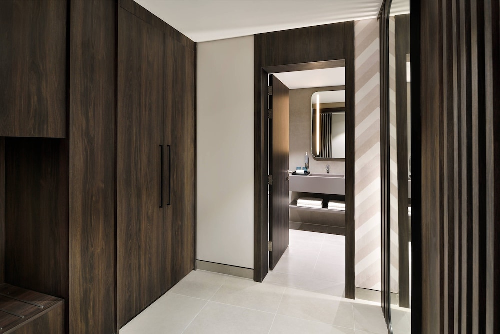 Courtyard by Marriott World Trade Centre, Dubai 14/27