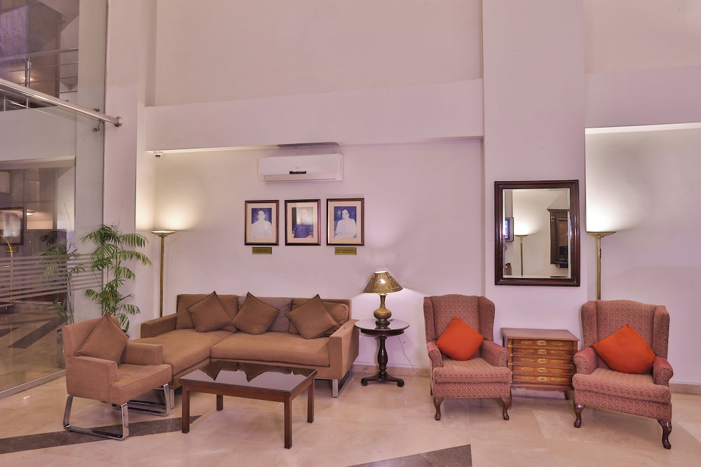 Avari Xpress Islamabad 23/42