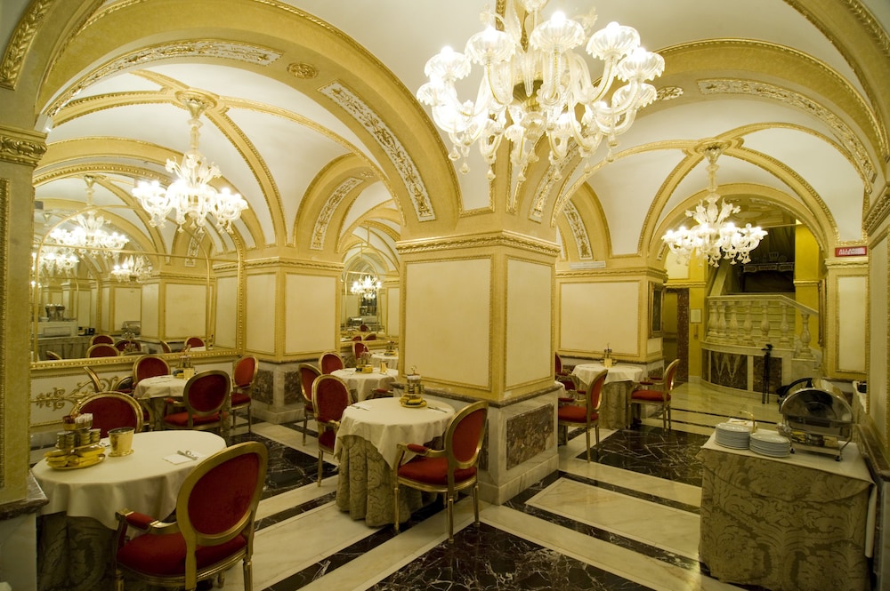 Des Epoques Hotel 45/63