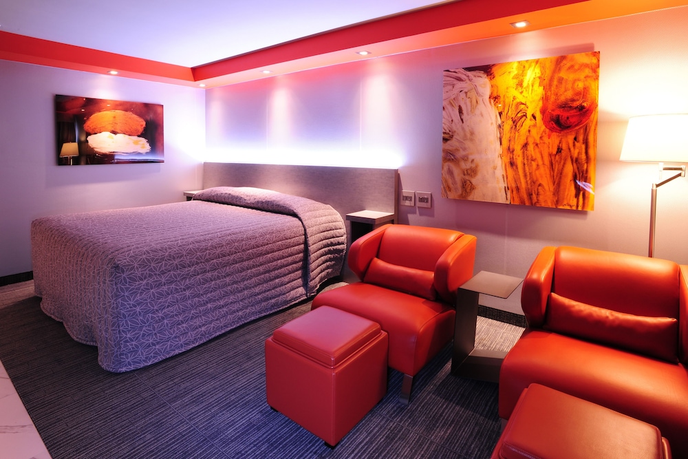 Le Chabrol Hotel Suites 39/72