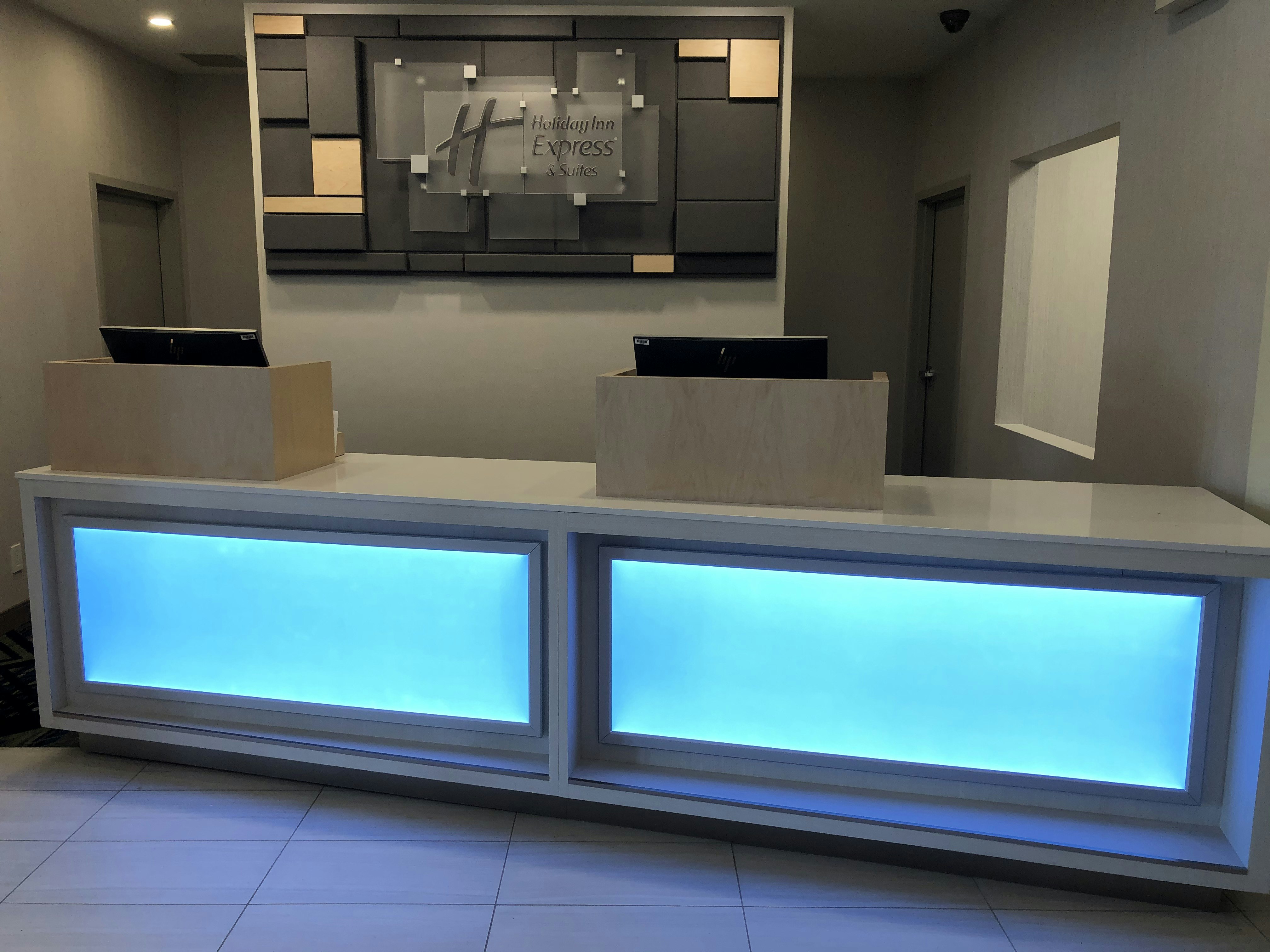 Holiday Inn Express Halifax Airport 13/65